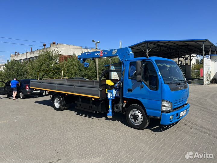 Isuzu NQR75 с КМУ, 2010