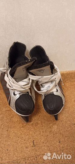 Коньки хоккейные