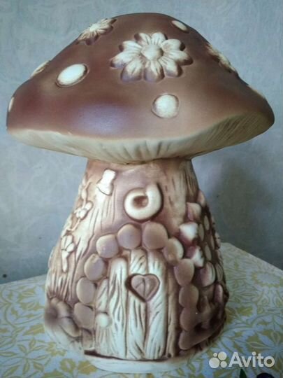 Садовые фигурки и кашпо