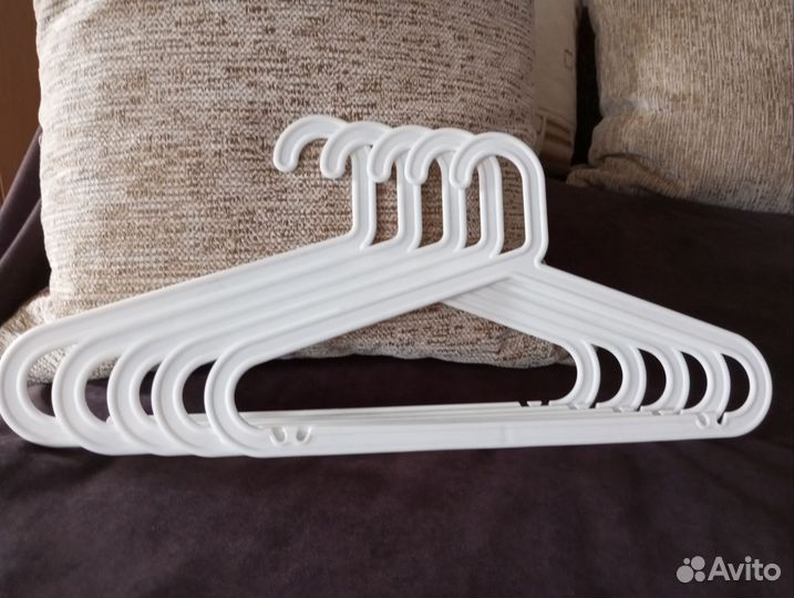 Вешалки плечики комплект