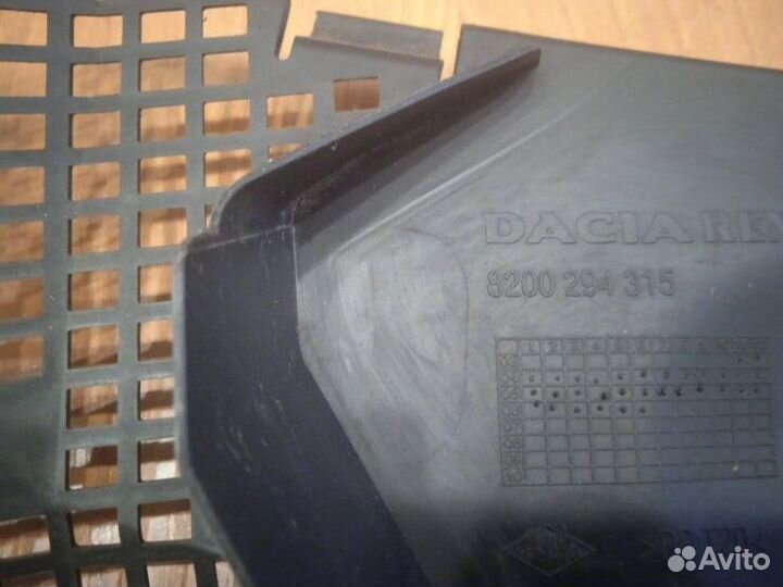 Решетка стеклооч. (планка под лобовое стекло