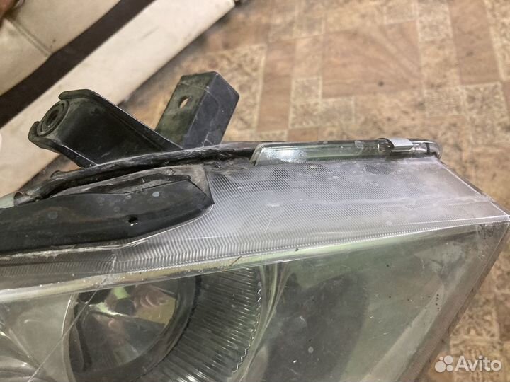 Фара правая на nissan primera p12