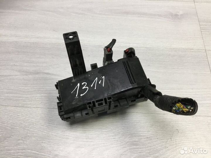 Блок реле и предохранителей Nissan Navara 2.5 2008