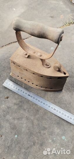 Старинный угольный утюг СССР /актуально