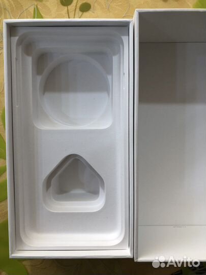 Коробка от iPhone 7