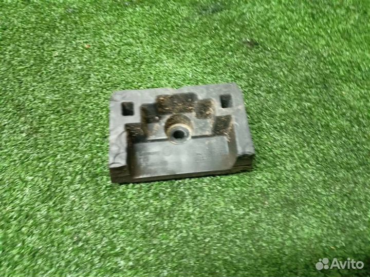 Опора под домкрат VW Touareg 2002-2010