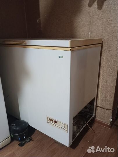 Морозильный ларь с глухой крышкой бу