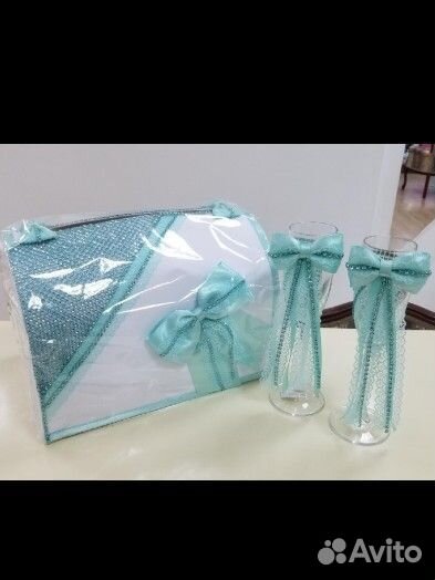 Свадебный сундук (казна) для денег и бокалы