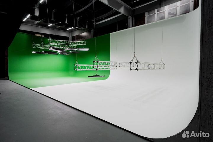 Белая циклорама - хромакей студия