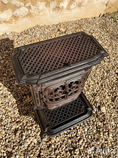 Печь камин чугунная старинная