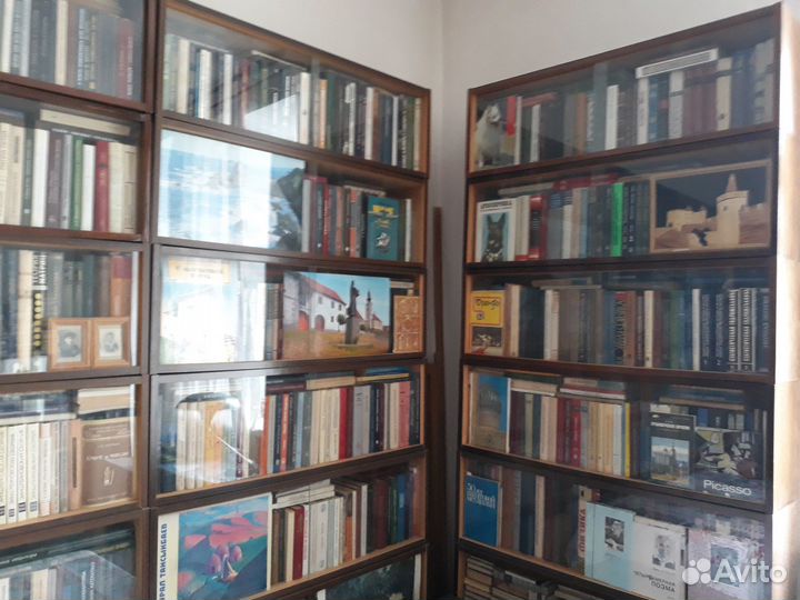 Продажа библиотеки: книги, учебники, словари