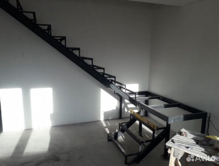 Лестница из металла по договору