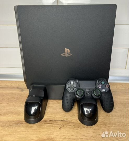 Sony PS4 pro 1tb с играми