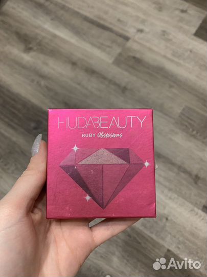 Huda beauty тени