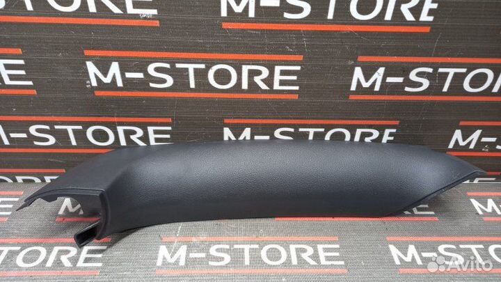 Обшивка двери багажника правая Volkswagen Touareg