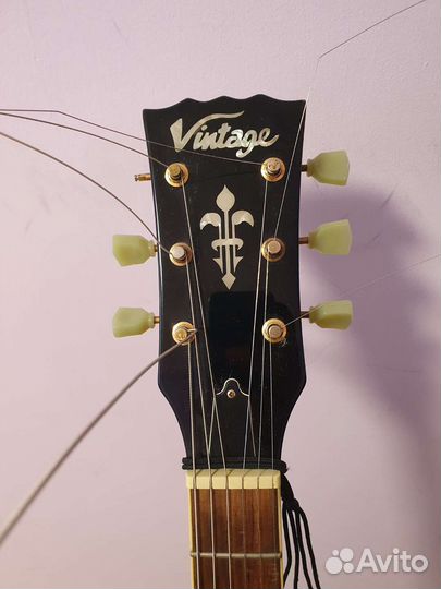 Электрогитара Vintage Les Paul