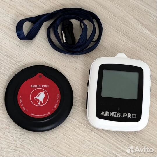 Кнопка вызова персонала и часы для мед учреждений