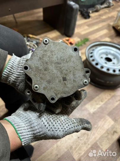 Вакуумный насос Audi Q3 8U cczc 2014