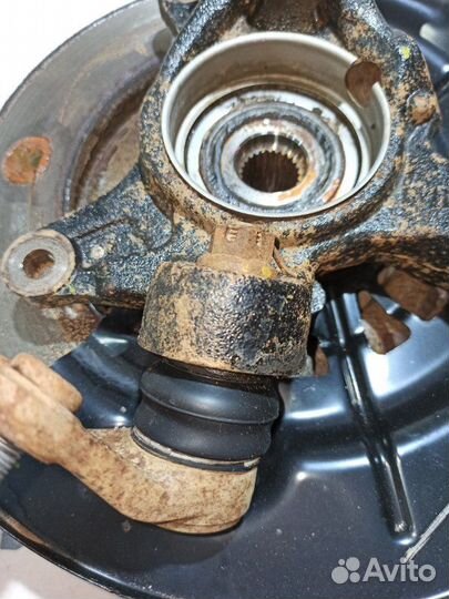 Кулак поворотный передний правый Toyota Camry 55