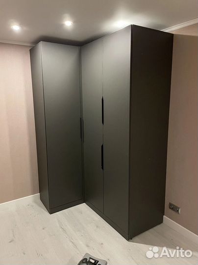 Угловой шкаф