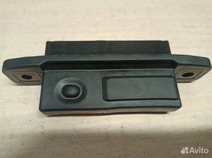 Кнопка багажника Toyota Land Cruiser 200 2007-2021