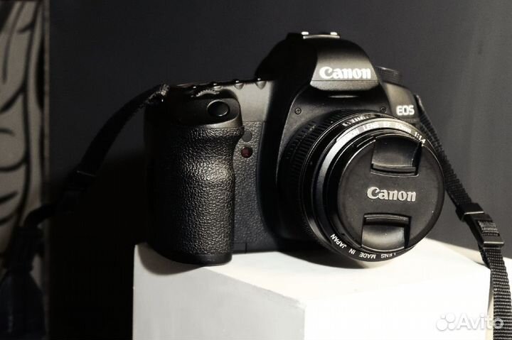 Canon 5D mark 2 body + 40mm