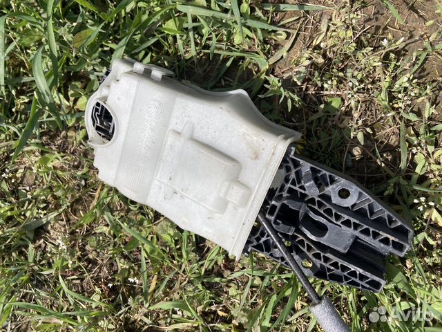 Кронштейн ручки двери левый правой Skoda rapid