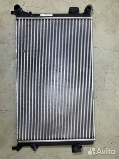 Радиатор охлаждения Volkswagen Passat b6 3C5 1K012