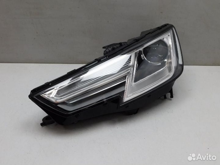 Фара левая Audi A4/RS4