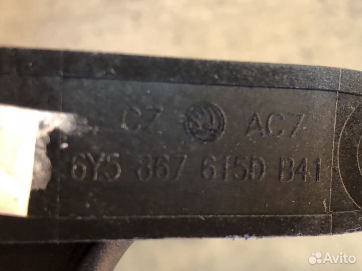 Крючок для вещей Skoda Octavia A7