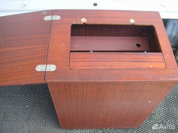 Тумба под швейную машинку