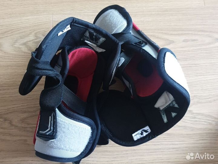 Налокотники хоккейные CCM