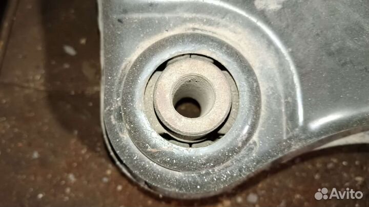 Задняя балка подрамник mitsubishi grandis 4 wd