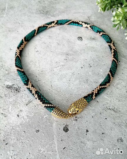 Жгут-колье из бисера Змея