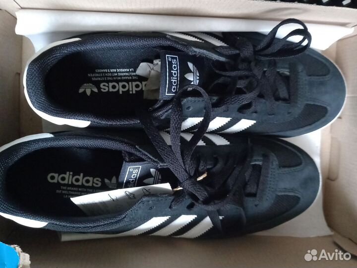 Кроссовки Adidas новые