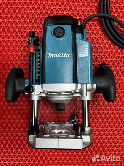 Фрезер Makita RP2303FCX