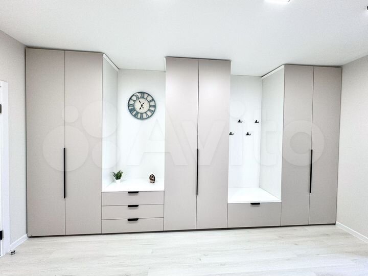 Коттедж 215 м² на участке 8,1 сот.