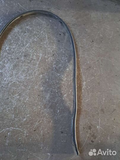 Уплотнитель подкапотный Mitsubishi Mirage