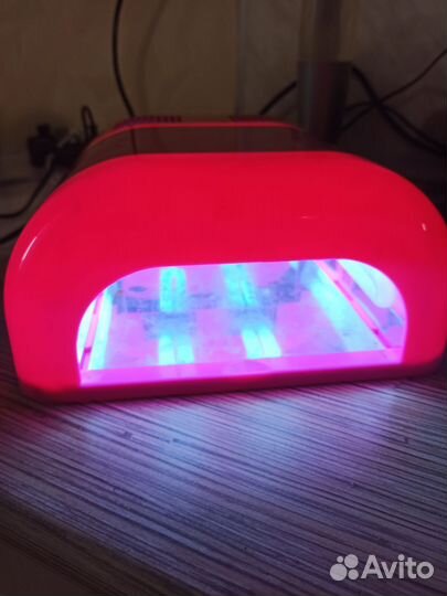 Лампа для сушки ногтей