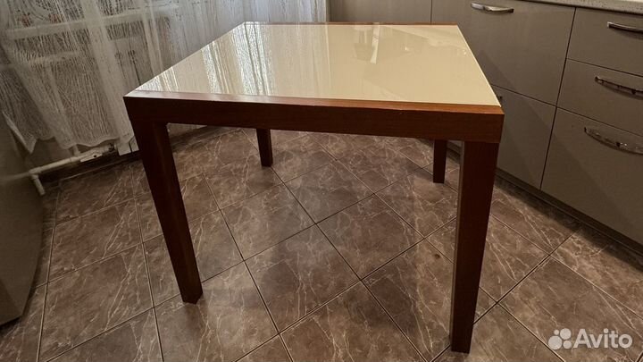 Кухонный стол
