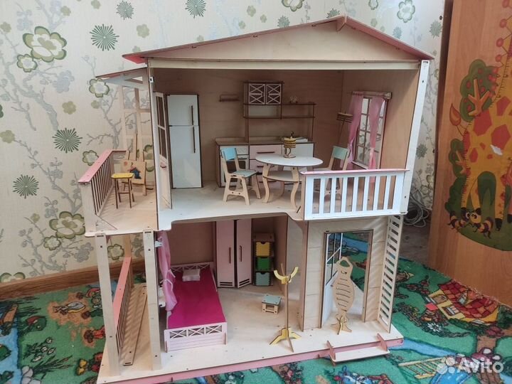 Цветной кукольный домик, два этажа