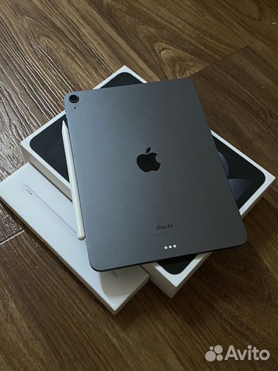 iPad Air 5 2022 m1 64 wi fi