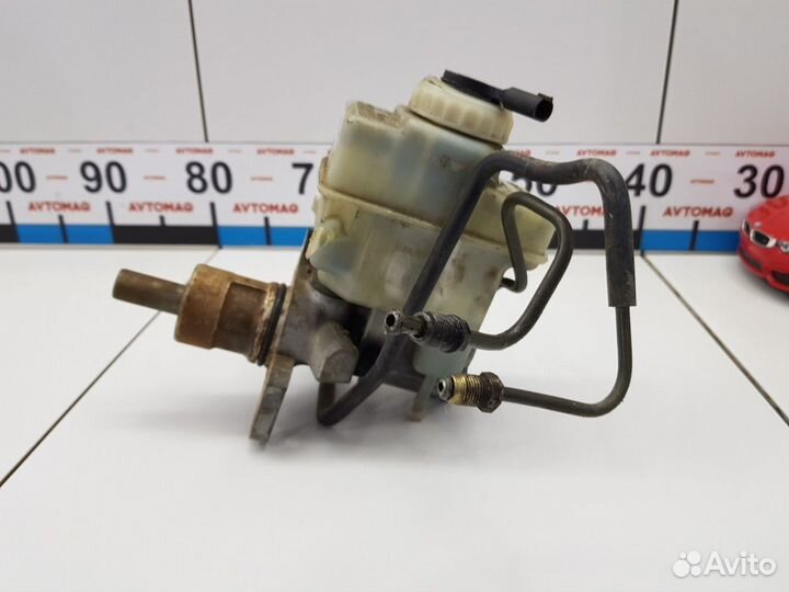 Главный тормозной цилиндр (BMW 5)