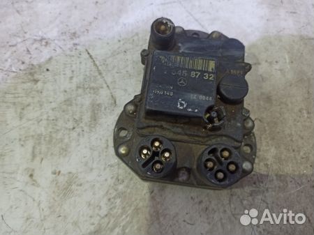 Блок управления зажиганием (коммутатор)