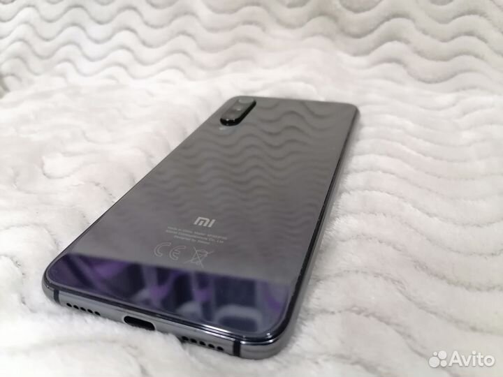 Xiaomi Mi 9 SE, 6/64 ГБ