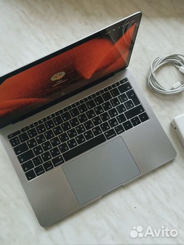 MacBook Pro 13 2017 i5 256 8, в идеале