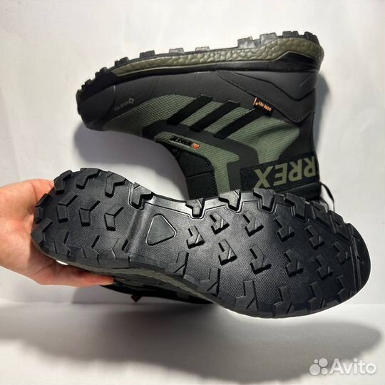 Дутики зимние Adidas Terrex новые