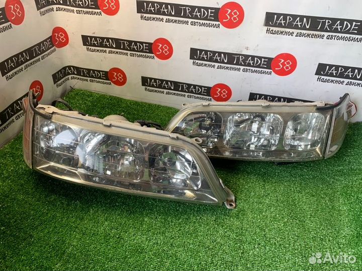 Фара правая Toyota Mark Ii JZX100 1JZ-GTE 09.1996