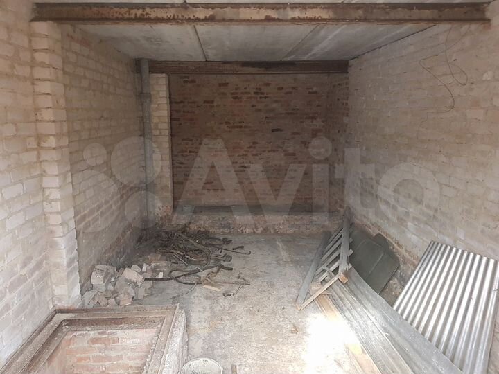 Гараж, > 30 м²