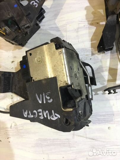 Форд Фиеста Мк5 Фьюжн замок двери оригинал